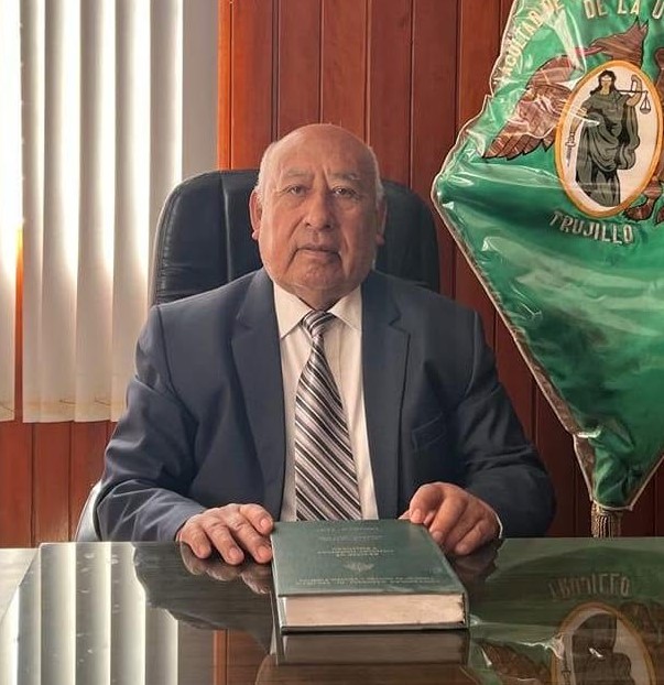 Dr. Teódulo Jenaro Santos Cruz